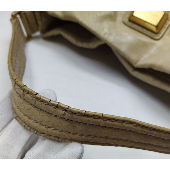 Marc by Marc Jacobs Hillier Beige Leather Snakeskin Embossed Shoulder Bag - Picture 8 of 16